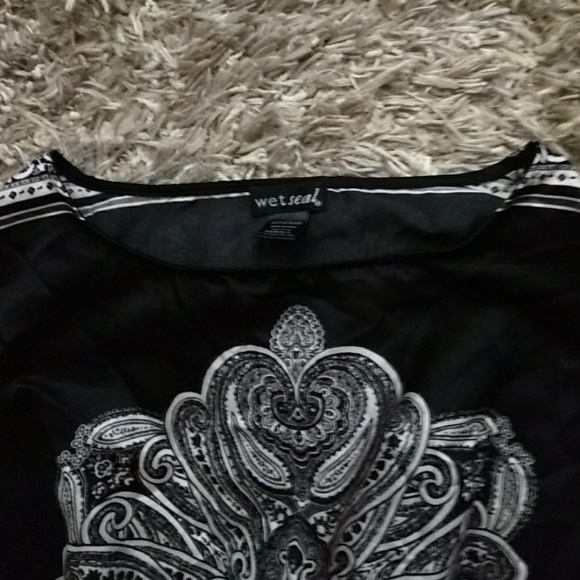 Top - Picture 2 of 3